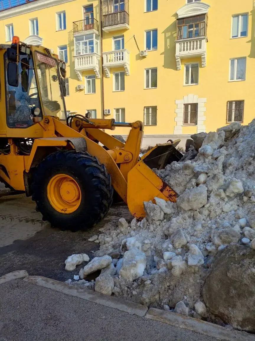 В Уфе продолжаются работы по уборке после зимнего периода