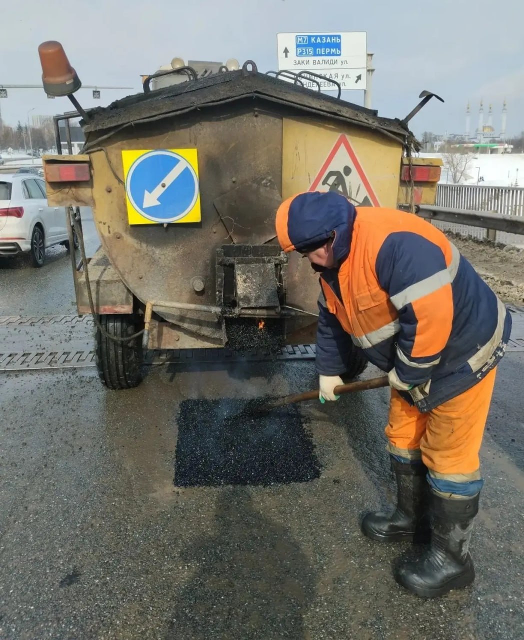 В Уфе идет активный ямочный ремонт В Уфе идет активный ямочный ремонт