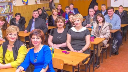 Тревожные встречи: почему стоит избегать одноклассников