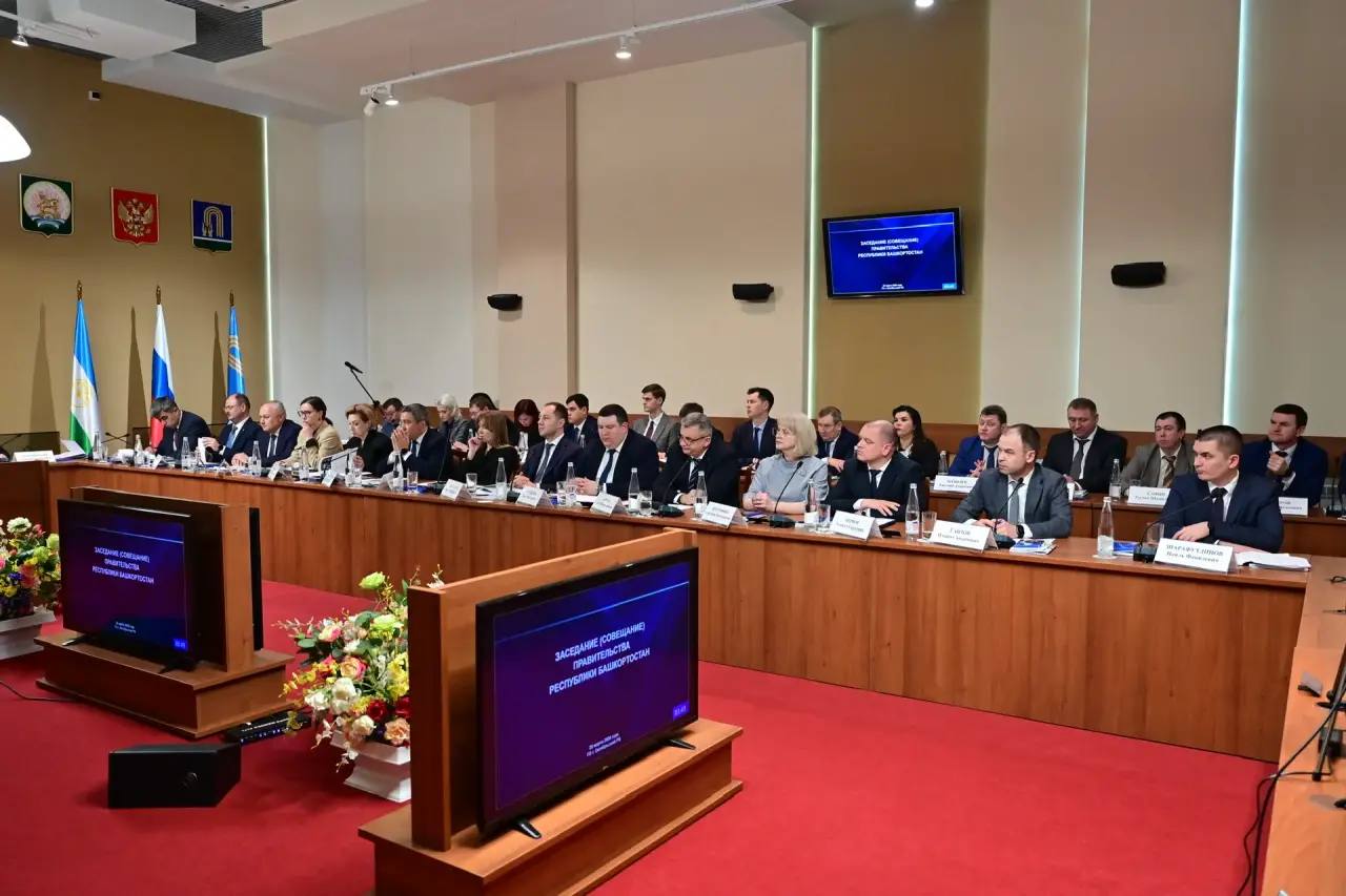 ВЫЕЗДНОЕ ЗАСЕДАНИЕ ПРАВИТЕЛЬСТВА В ОКТЯБРЬСКОМ ВЫЕЗДНОЕ ЗАСЕДАНИЕ ПРАВИТЕЛЬСТВА В ОКТЯБРЬСКОМ