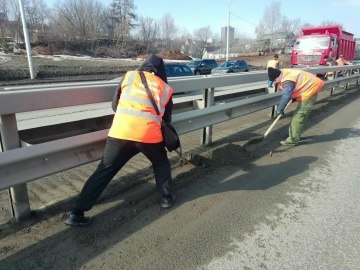 В Уфе продолжается уборка улиц В Уфе продолжается уборка улиц