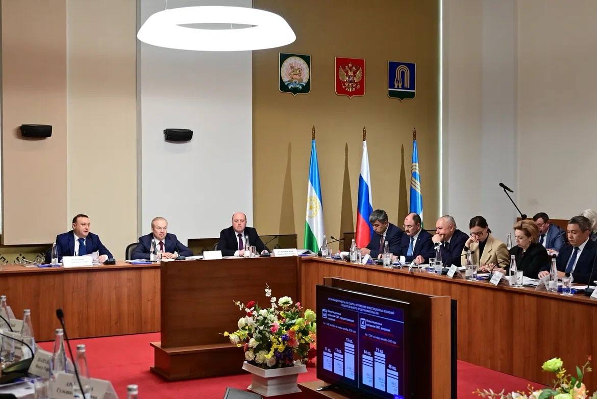 ВЫЕЗДНОЕ ЗАСЕДАНИЕ ПРАВИТЕЛЬСТВА В ОКТЯБРЬСКОМ