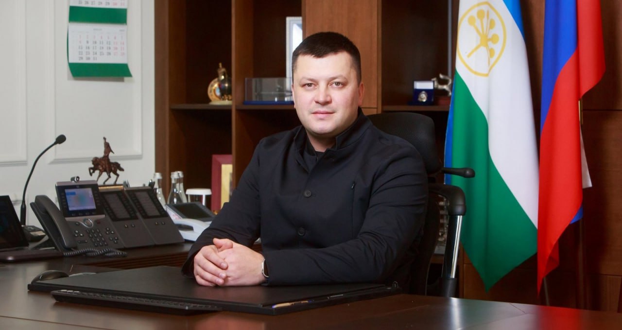 Ратмир Мавлиев сохраняет позицию в топ-3 национального рейтинга мэров