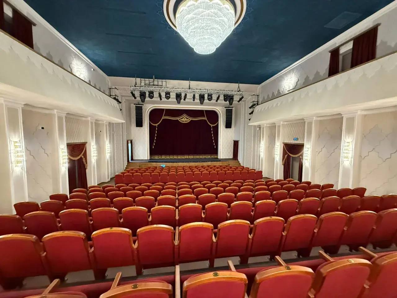 Ольга Любимова: Президент России Владимир Владимирович Путин открыл обновленный Азербайджанский государственный музыкально-драматический театр в Дербенте Ольга Любимова: Президент России Владимир Владимирович Путин открыл обновленный Азербайджанский государственный музыкально-драматический театр в Дербенте