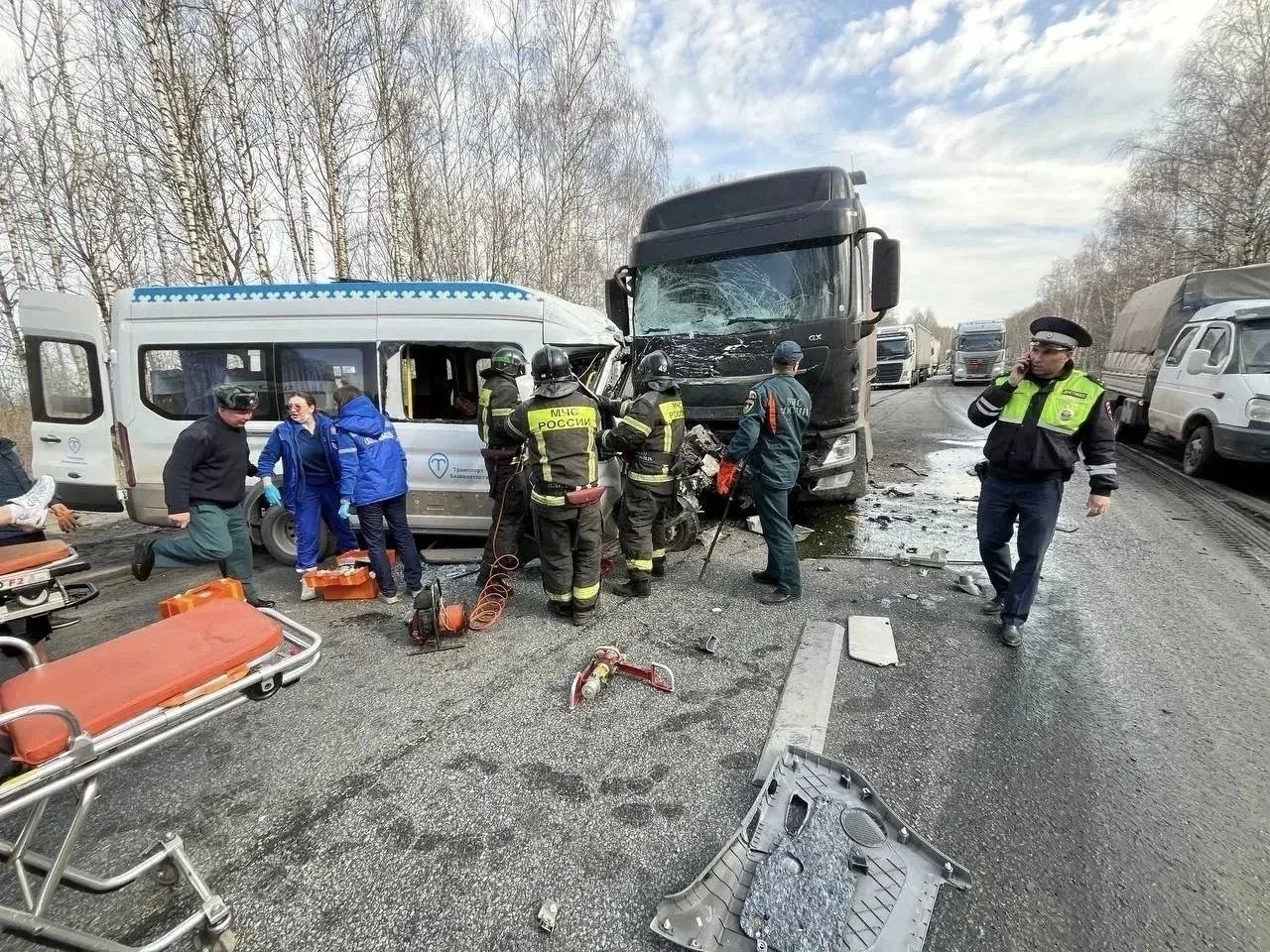 Микроавтобус попал в смертельное ДТП