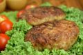 Идеальные говяжьи котлеты с Бородинским хлебом