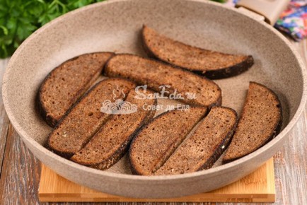 Восхитительная закуска из чесночных гренок, которую оценят все