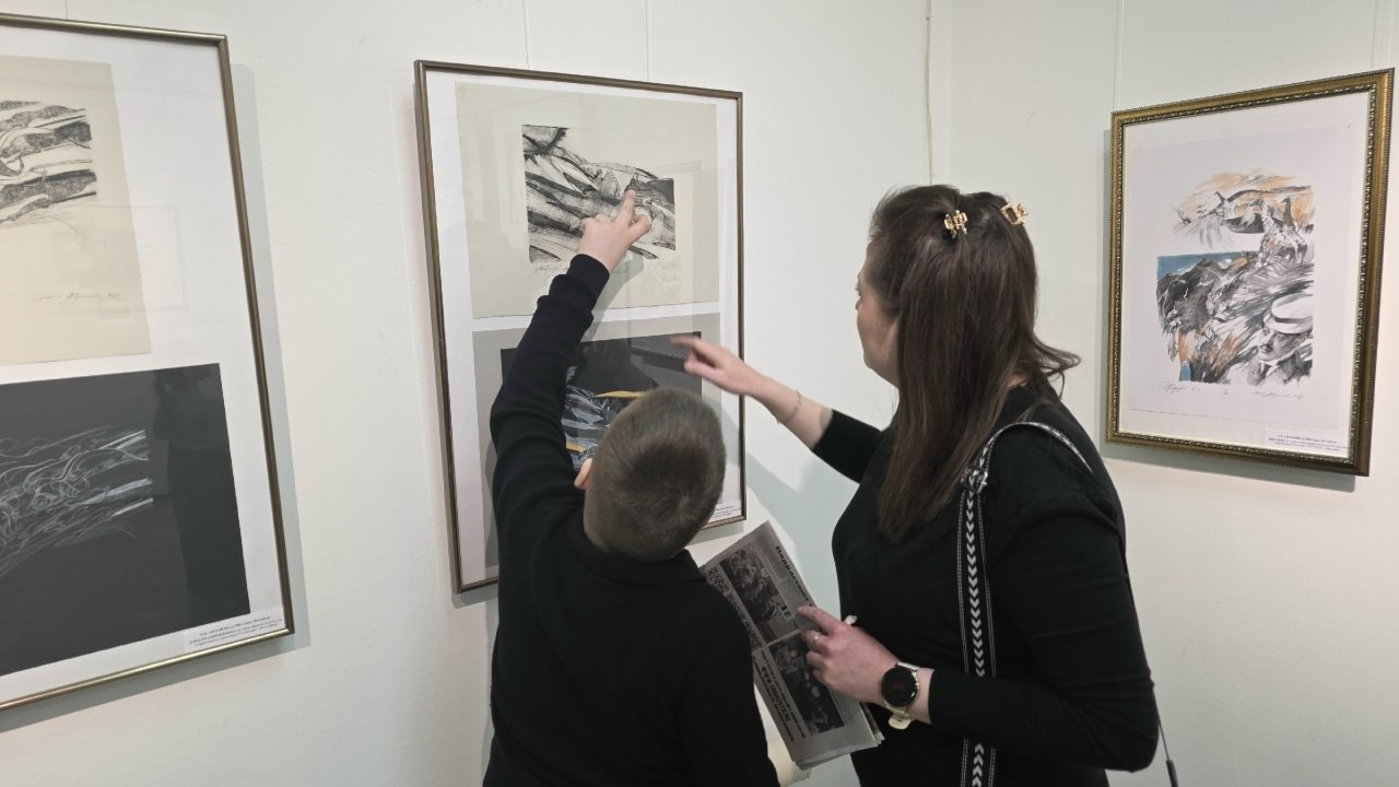 Участники грантового проекта «Вокальная мультстудия «Калейдоскоп» посетили картинную галерею Участники грантового проекта «Вокальная мультстудия «Калейдоскоп» посетили картинную галерею