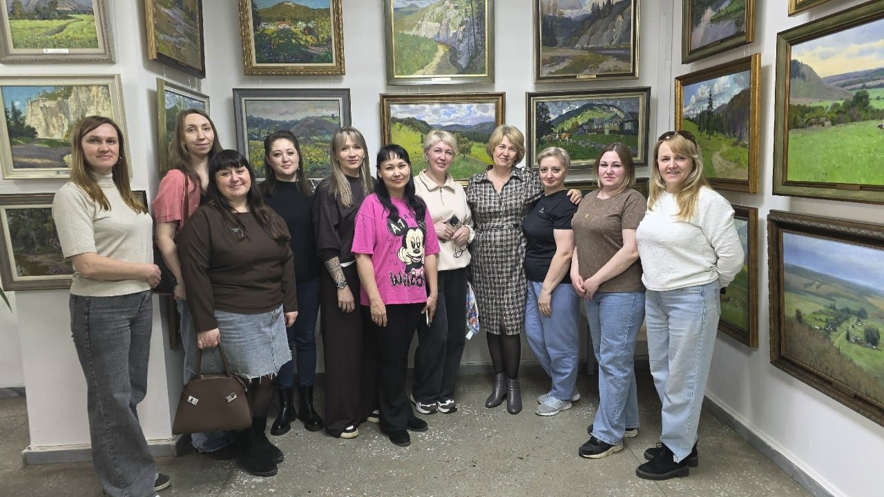 Участники грантового проекта «Вокальная мультстудия «Калейдоскоп» посетили картинную галерею Участники грантового проекта «Вокальная мультстудия «Калейдоскоп» посетили картинную галерею