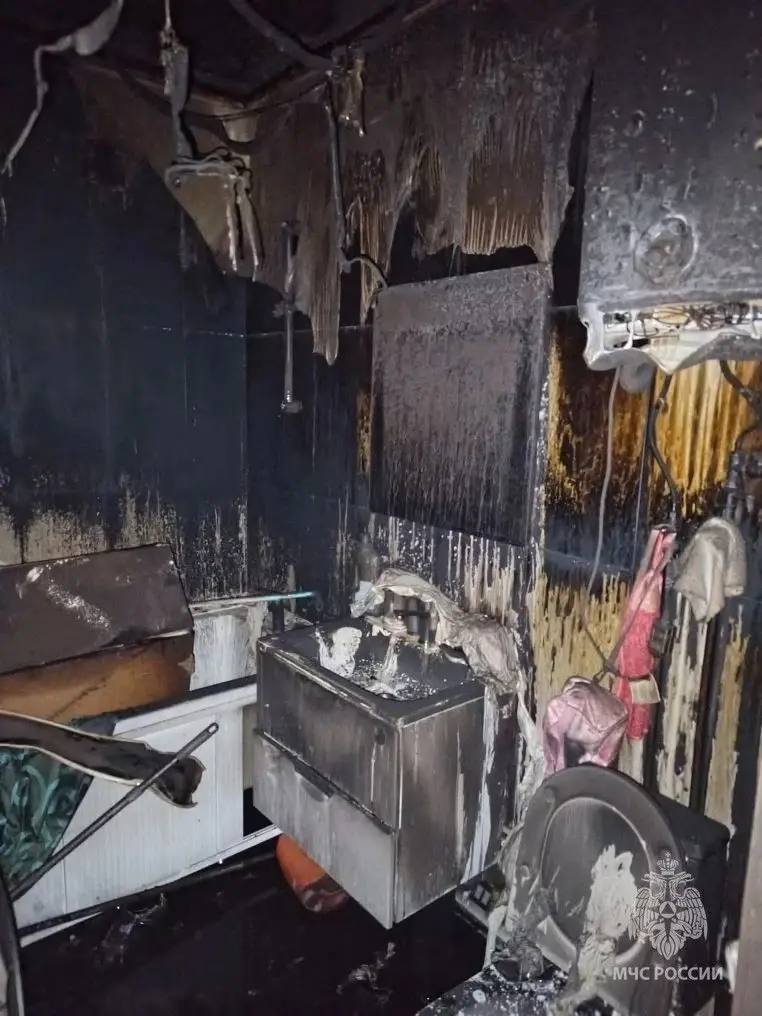 Из горящей высотки вытащили 18 человек Из горящей высотки вытащили 18 человек