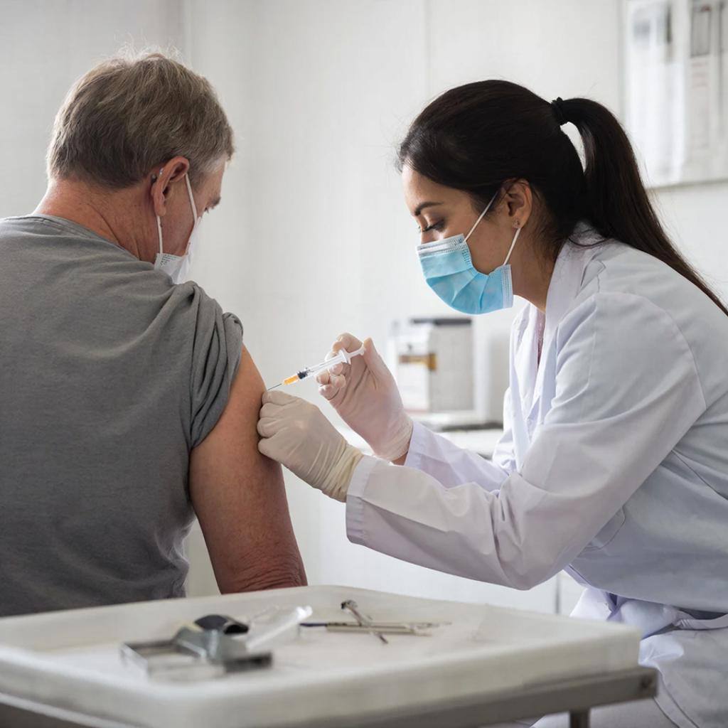 Вакцины от рака начнут применять по ОМС