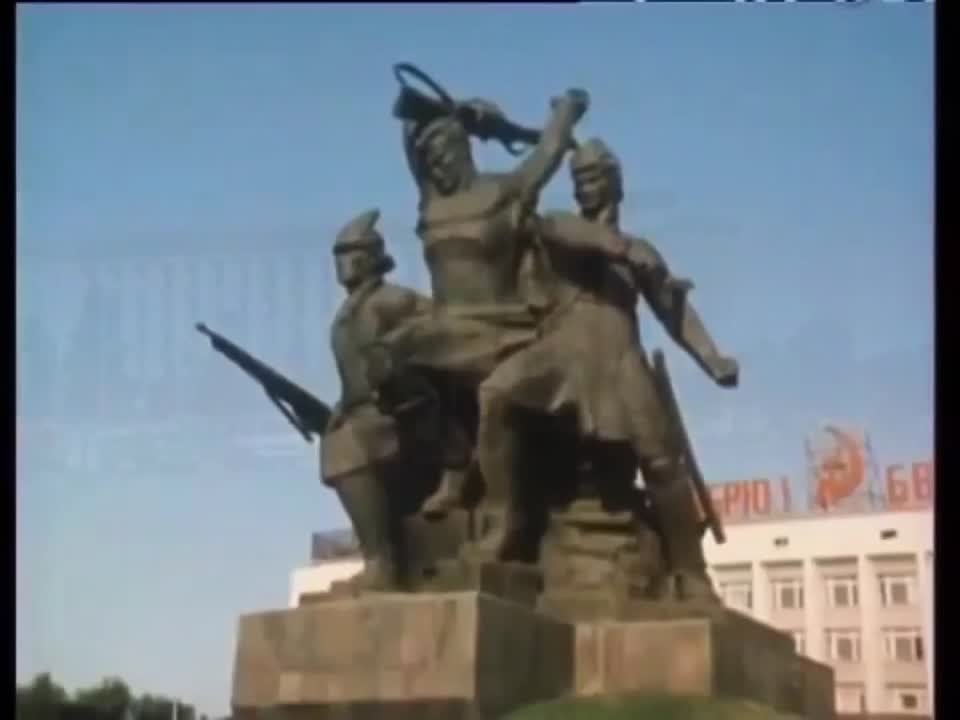 Сейчас за окном весна - самое время мечтать о лете и вспоминать, какой была Уфа много лет назад