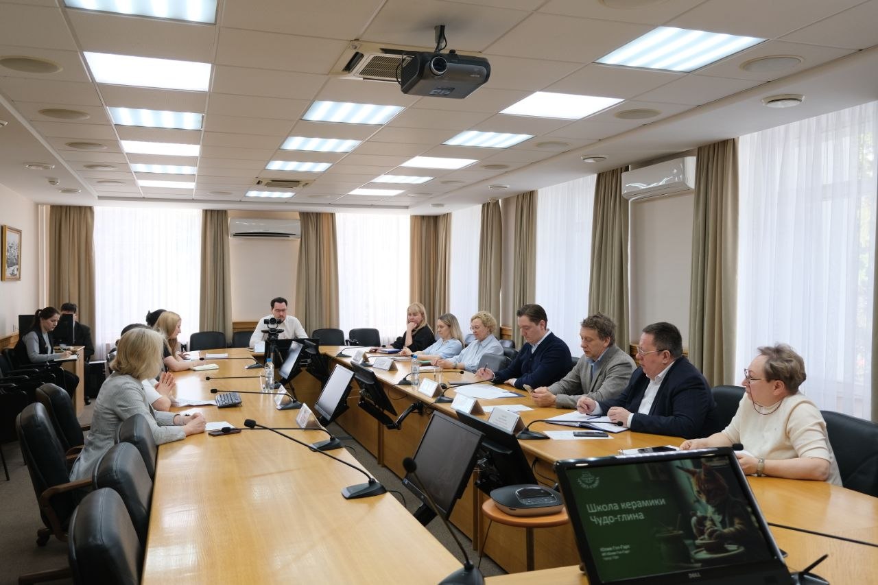 Сегодня в рамках нашей «креативной среды» рассмотрели ещё один интересный творческий проект – школу керамики «Чудо-глина» Сегодня в рамках нашей «креативной среды» рассмотрели ещё один интересный творческий проект – школу керамики «Чудо-глина»