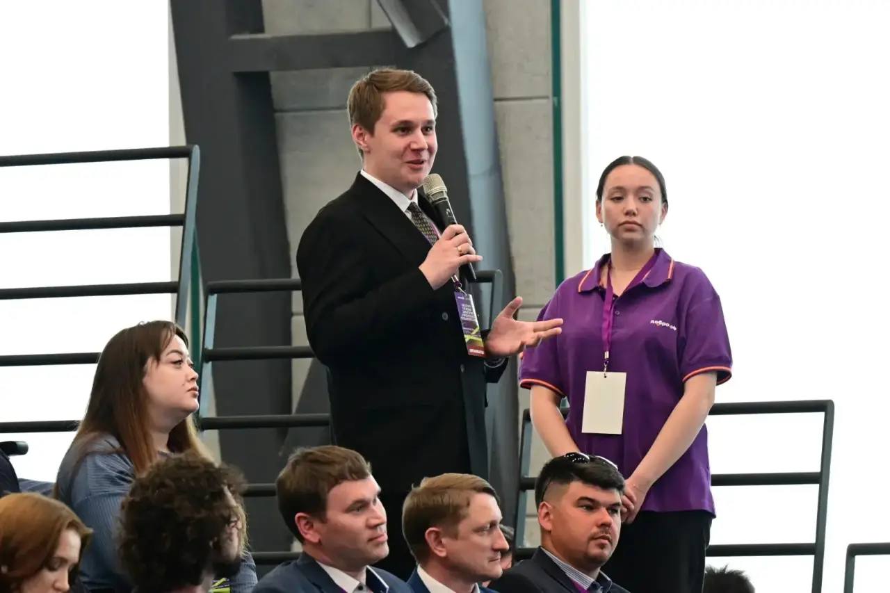 Радий Хабиров: Продолжаем цикл встреч с нашей молодежью Радий Хабиров: Продолжаем цикл встреч с нашей молодежью