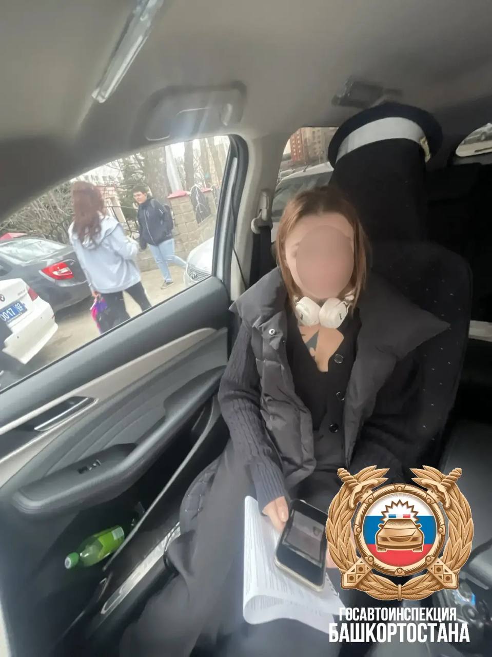 В Уфе автоинспекторы привлекли к ответственности водителя за перевозку пассажиров вне салона В Уфе автоинспекторы привлекли к ответственности водителя за перевозку пассажиров вне салона