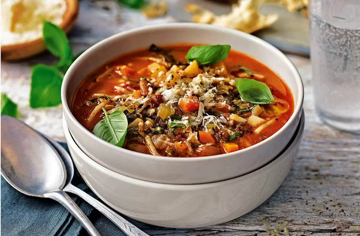 Вдохновение из Италии: рикотта и овощи в супе минестроне