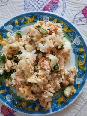 Как спасти сухую горбушу: рецепт удачного салата с горячим копчением