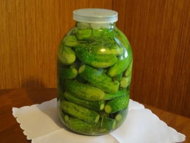 Малосольные огурцы по-деревенски: классика вкуса