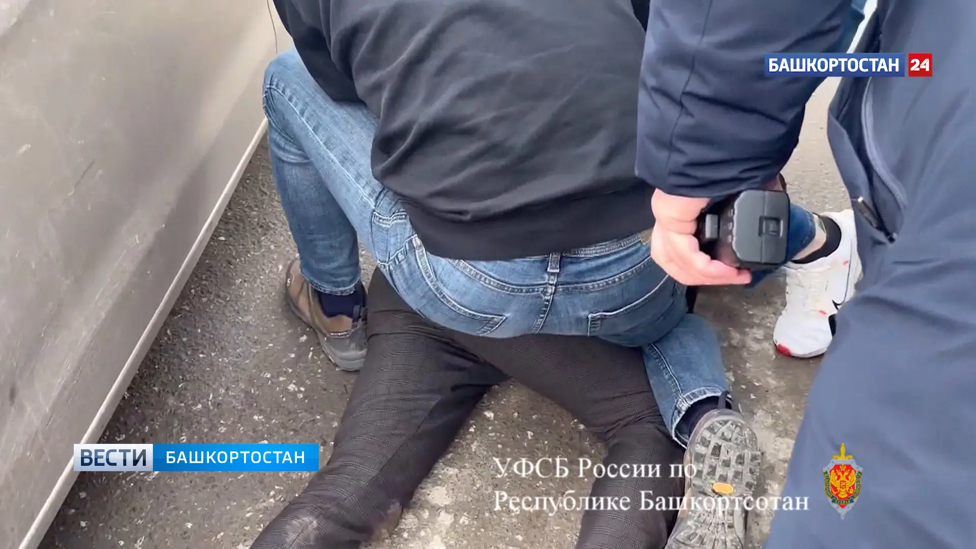 В Башкирии гендиректор фирмы и его зам задержаны за дачу взятки чиновнику В Башкирии гендиректор фирмы и его зам задержаны за дачу взятки чиновнику