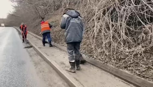Весенняя уборка города идёт полным ходом