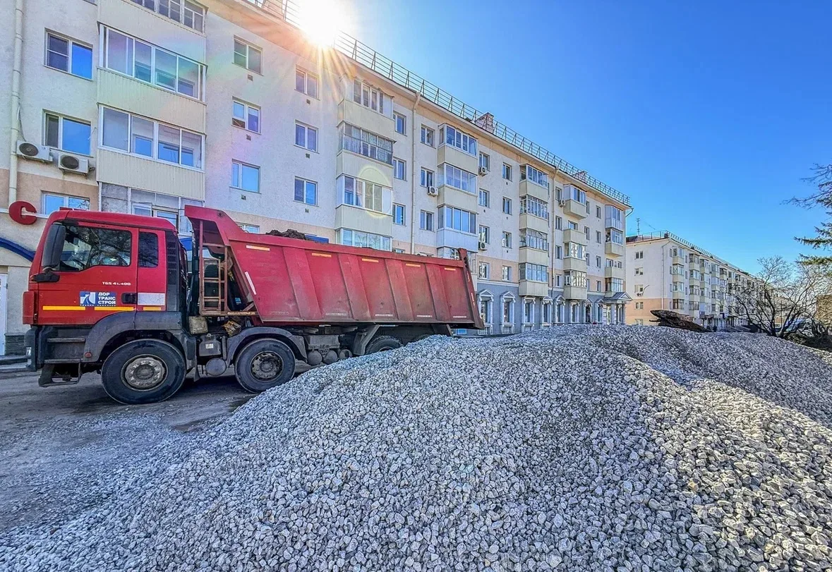 Ратмир Мавлиев: Мы продолжаем благоустройство проспекта Октября на участке от бульвара Саид-Галиева до улицы Шафиева Ратмир Мавлиев: Мы продолжаем благоустройство проспекта Октября на участке от бульвара Саид-Галиева до улицы Шафиева