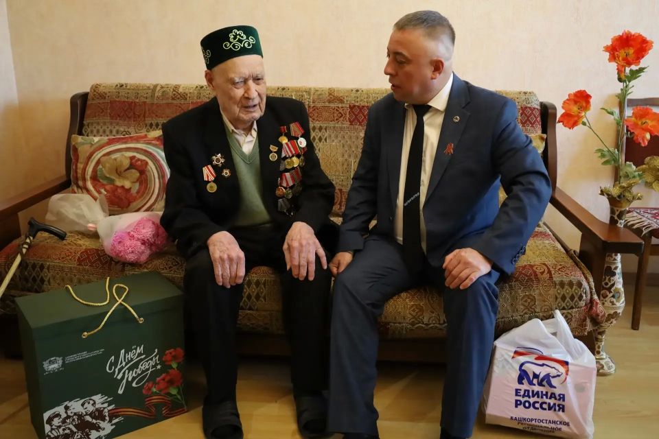 В преддверии 81-й годовщины Победы в Великой Отечественной войне 1941-1945 годов в Уфе поздравляют ветеранов В преддверии 81-й годовщины Победы в Великой Отечественной войне 1941-1945 годов в Уфе поздравляют ветеранов