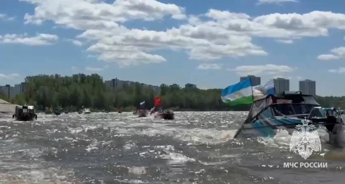 Безопасность на воде. В День Победы на реках Уфы и Белой прошло по-настоящему масштабное событие: более 50 водомоторных судов вышли на воду, чтобы отдать дань памяти героям Великой Отечественной войны Безопасность на воде. В День Победы на реках Уфы и Белой прошло по-настоящему масштабное событие: более 50 водомоторных судов вышли на воду, чтобы отдать дань памяти героям Великой Отечественной войны