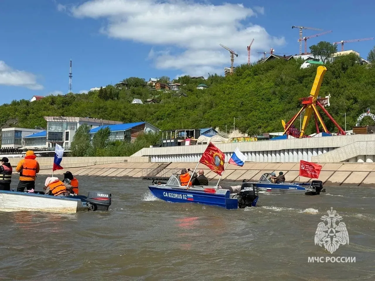 Безопасность на воде. В День Победы на реках Уфы и Белой прошло по-настоящему масштабное событие: более 50 водомоторных судов вышли на воду, чтобы отдать дань памяти героям Великой Отечественной войны