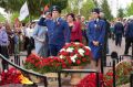 В эти праздничные дни прокуроры районов и городов республики также приняли участие приняли участие в торжественных мероприятиях, посвященных 81-й годовщины Победы в Великой Отечественной войне