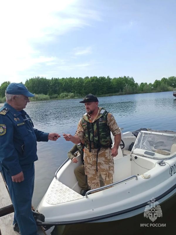 В жаркую погоду сотрудники Государственной инспекции по маломерным судам (ГИМС) МЧС России усиливают профилактическую работу для обеспечения безопасности людей на водных объектах В жаркую погоду сотрудники Государственной инспекции по маломерным судам (ГИМС) МЧС России усиливают профилактическую работу для обеспечения безопасности людей на водных объектах