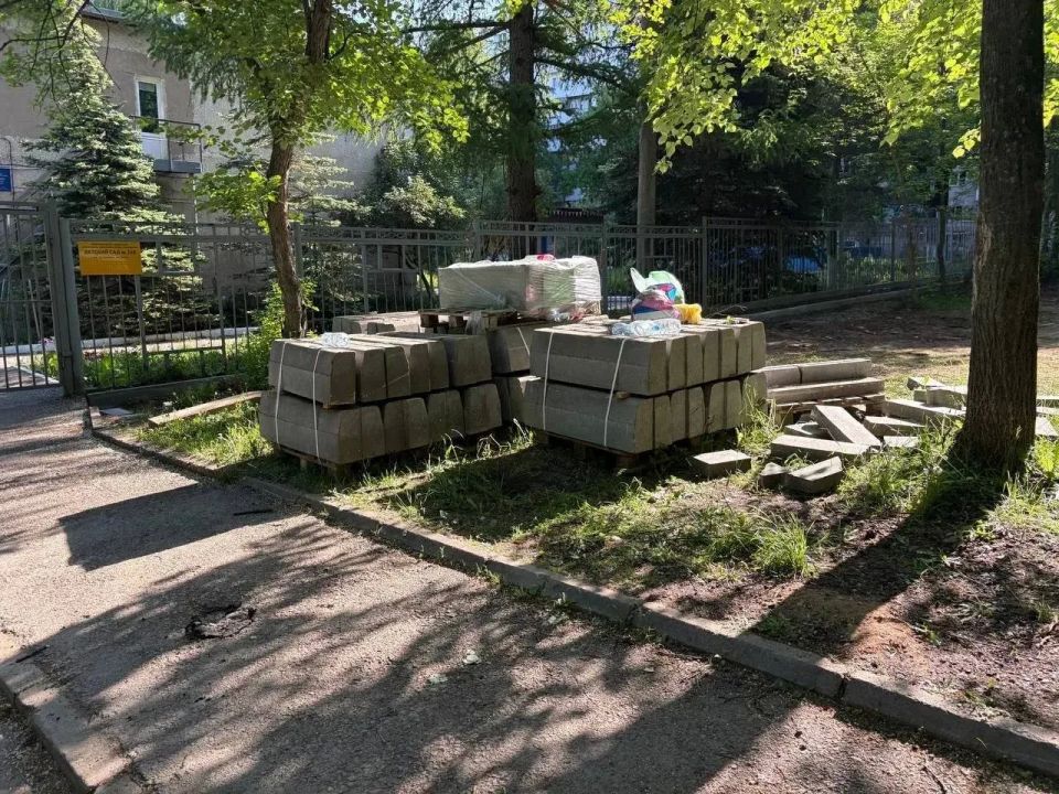 Испытание лужами отменяется: в Уфе взялись за дороги к детским садам и школам