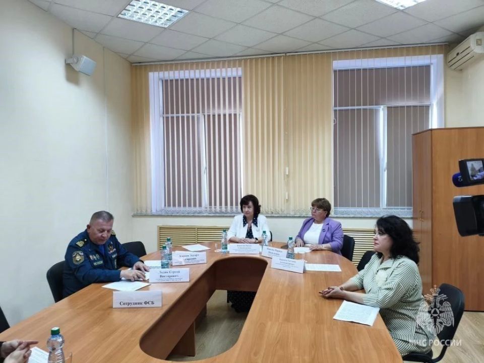 В жаркую погоду сотрудники Государственной инспекции по маломерным судам (ГИМС) МЧС России усиливают профилактическую работу для обеспечения безопасности людей на водных объектах В жаркую погоду сотрудники Государственной инспекции по маломерным судам (ГИМС) МЧС России усиливают профилактическую работу для обеспечения безопасности людей на водных объектах