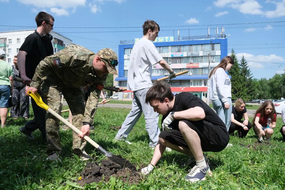 Аллея в память о героях, павших на полях сражения