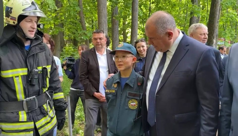 Подросток из Башкортостана трудится в качестве волонтера МЧС Подросток из Башкортостана трудится в качестве волонтера МЧС