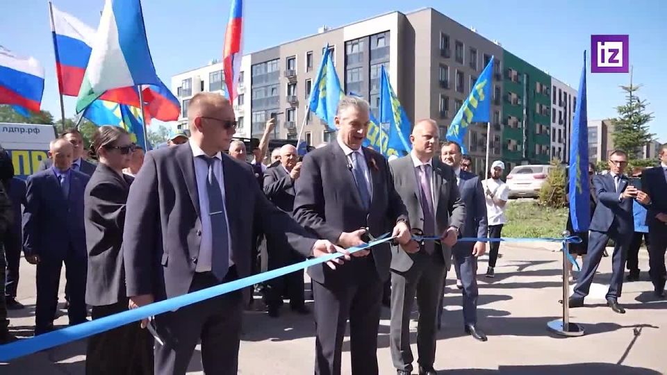 Лидер ЛДПР Леонид Слуцкий принял участие в торжественной церемонии открытия улицы имени основателя партии Владимира Жириновского в Уфе