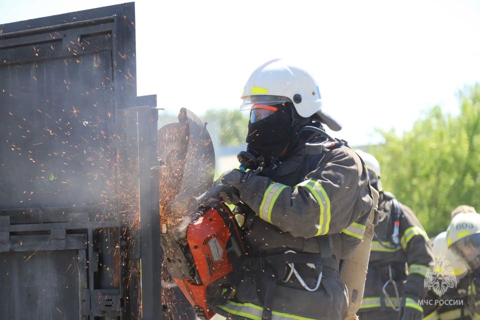 В Уфе проходит конкурс «Лучшее звено газодымозащитной службы»
