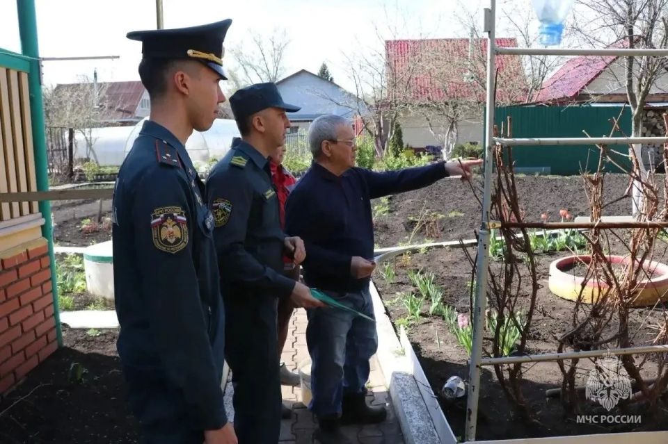 Сотрудники Главного управления МЧС России по Республике Башкортостан в формате видеоконференции приняли участие в совещании с руководителями штабов муниципалитетов Сотрудники Главного управления МЧС России по Республике Башкортостан в формате видеоконференции приняли участие в совещании с руководителями штабов муниципалитетов