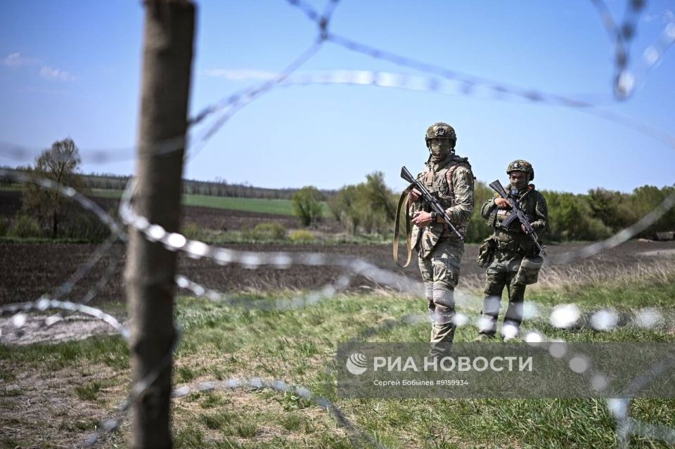 Боевое слаживание бойцов 31-го мотострелкового полка "Башкортостан" 67-й мотострелковой дивизии 25-й общевойсковой армии группы войск "Запад" Боевое слаживание бойцов 31-го мотострелкового полка "Башкортостан" 67-й мотострелковой дивизии 25-й общевойсковой армии группы войск "Запад"