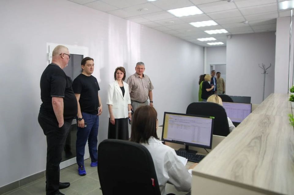 Глава администрации Эмиль Шаймарданов посетил новый абонентский отдел городского водоканала Глава администрации Эмиль Шаймарданов посетил новый абонентский отдел городского водоканала