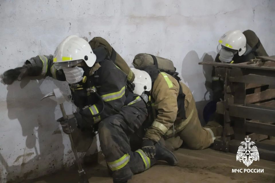 Лучшим звеном газодымозащитной службы в Республике Башкортостан признано звено 14 пожарно-спасательного отряда Лучшим звеном газодымозащитной службы в Республике Башкортостан признано звено 14 пожарно-спасательного отряда