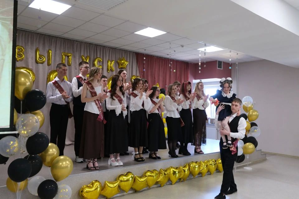 В школах Стерлитамака звенят «Последние звонки» В школах Стерлитамака звенят «Последние звонки»
