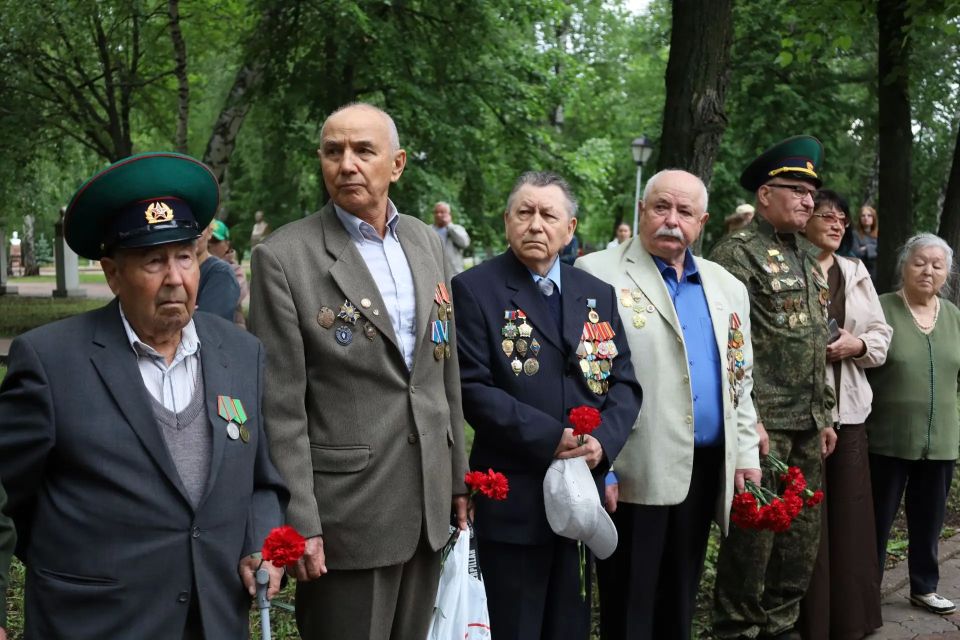 День пограничника. 28 мая в России отмечается День пограничника. Именно в этот день в 1918 году была учреждена Пограничная охрана РСФСР День пограничника. 28 мая в России отмечается День пограничника. Именно в этот день в 1918 году была учреждена Пограничная охрана РСФСР