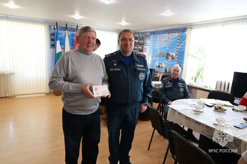 Начальник Главного управления МЧС России по Республике Башкортостан Владимир Горин встретился с вновь избранным составом Президиума Башкирского республиканского Совета ветеранов МЧС России Начальник Главного управления МЧС России по Республике Башкортостан Владимир Горин встретился с вновь избранным составом Президиума Башкирского республиканского Совета ветеранов МЧС России