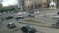 В Уфе женщина за рулём «Фиесты» столкнулась с «ГАЗом» и «Тойотой Прадо»