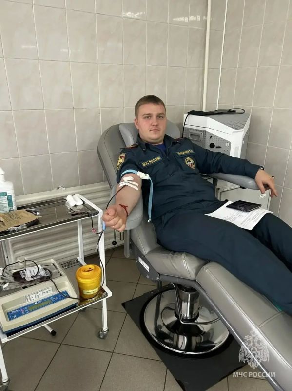 Сотрудники 14 пожарно-спасательного отряда Главного управления МЧС России по Республике Башкортостан в преддверии Дня России приняли участие в донорской акции и сдали кровь Сотрудники 14 пожарно-спасательного отряда Главного управления МЧС России по Республике Башкортостан в преддверии Дня России приняли участие в донорской акции и сдали кровь