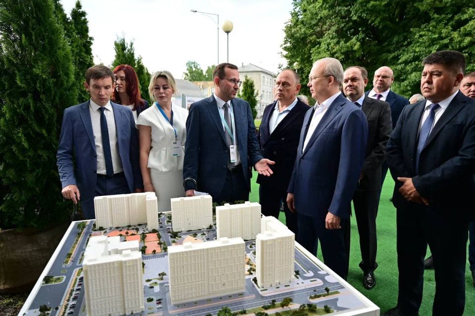 Андрей Назаров провел встречу с застройщиками