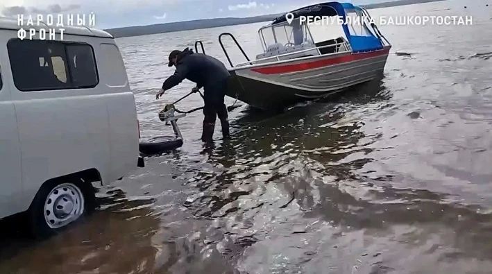 В Башкирии очистили от браконьерских сетей самое большое озеро