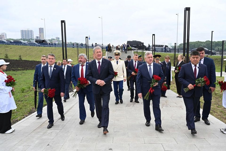 В Уфе проходят торжественные мероприятия, посвящённые Дню России и Дню города В Уфе проходят торжественные мероприятия, посвящённые Дню России и Дню города