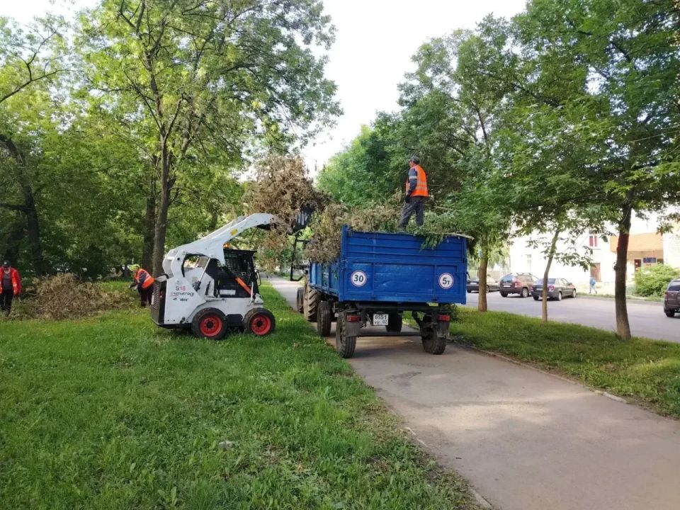 Чистота города начинается с их работы Чистота города начинается с их работы