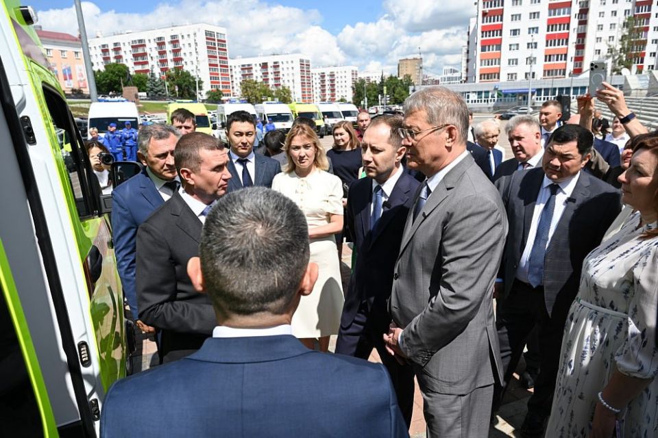 Медицинские учреждения Башкортостана получили 21 новый автомобиль скорой помощи Медицинские учреждения Башкортостана получили 21 новый автомобиль скорой помощи